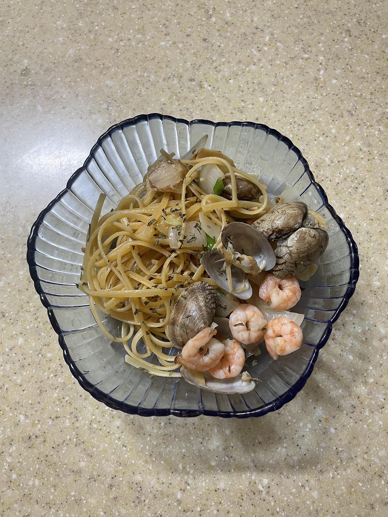 파스타: 조개 새우 오일 파스타